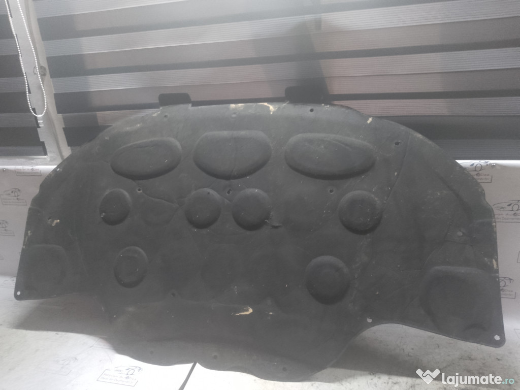 Pâsla capotă Mercedes E-Class 2012