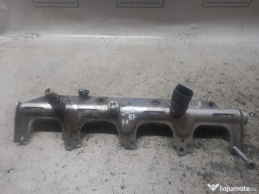 Rampa injectie Audi A4 B7 2.0 Benzina 2007