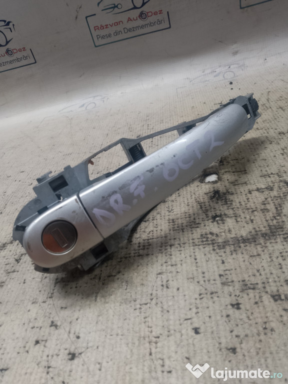 Maner exterior dreapta fata Skoda Octavia 2 2011