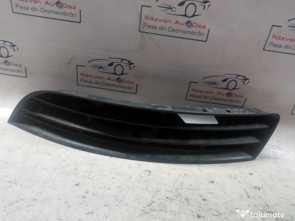 Grila proiector stanga Volkswagen Passat B6 2006