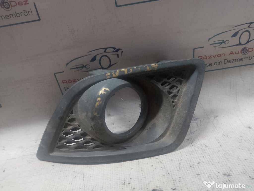 Grila proiector stanga Mercedes C-Class W203 2006