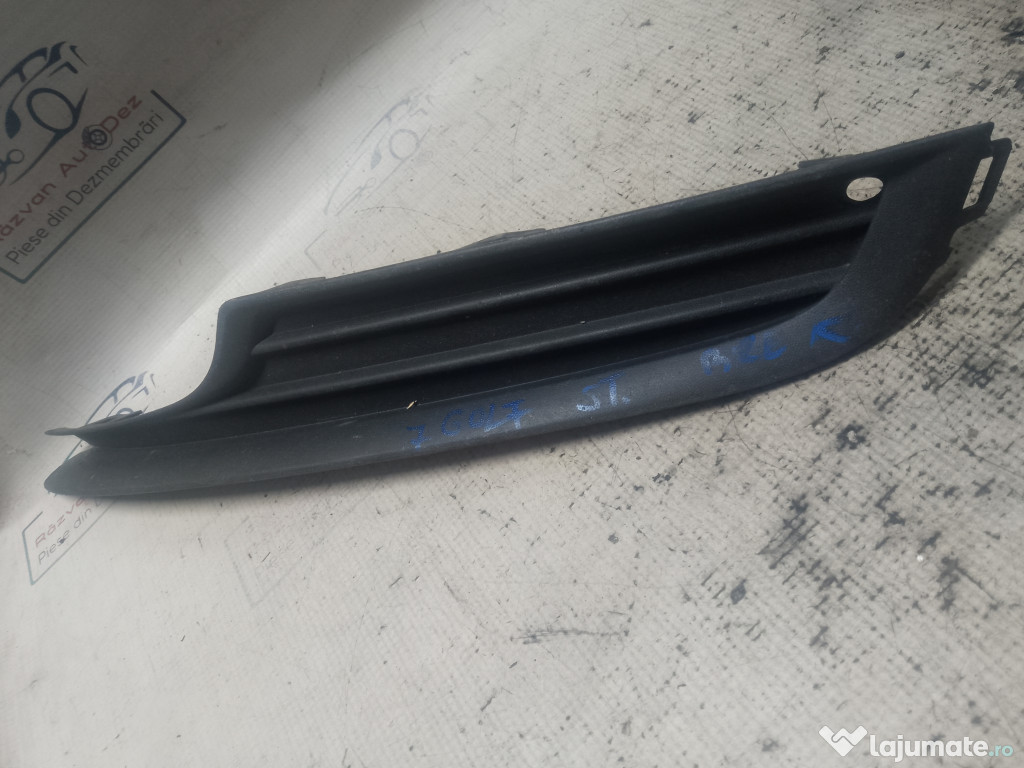 Grila proiector stanga Volkswagen Golf 7 2014