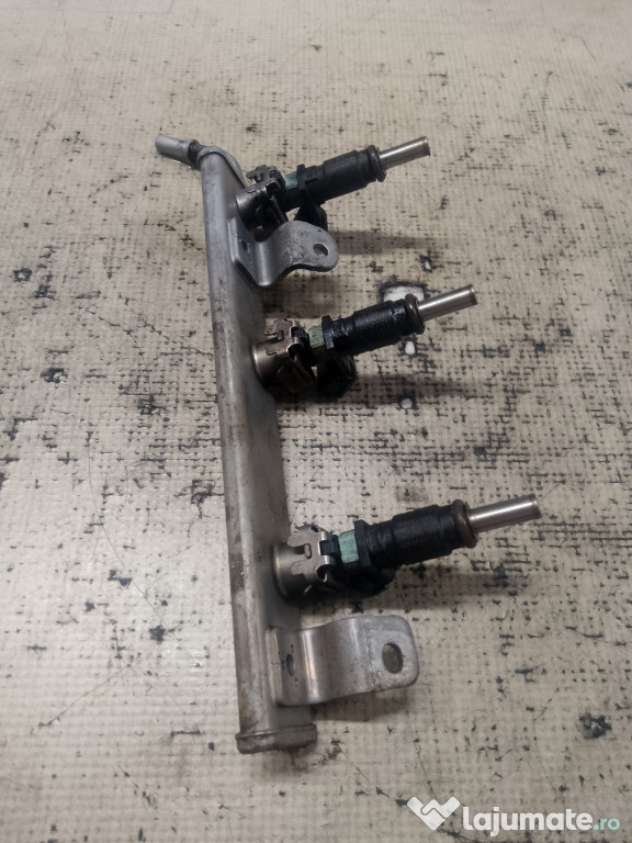 Rampa injectie Dacia Sandero 2 1.0 Benzina 2015