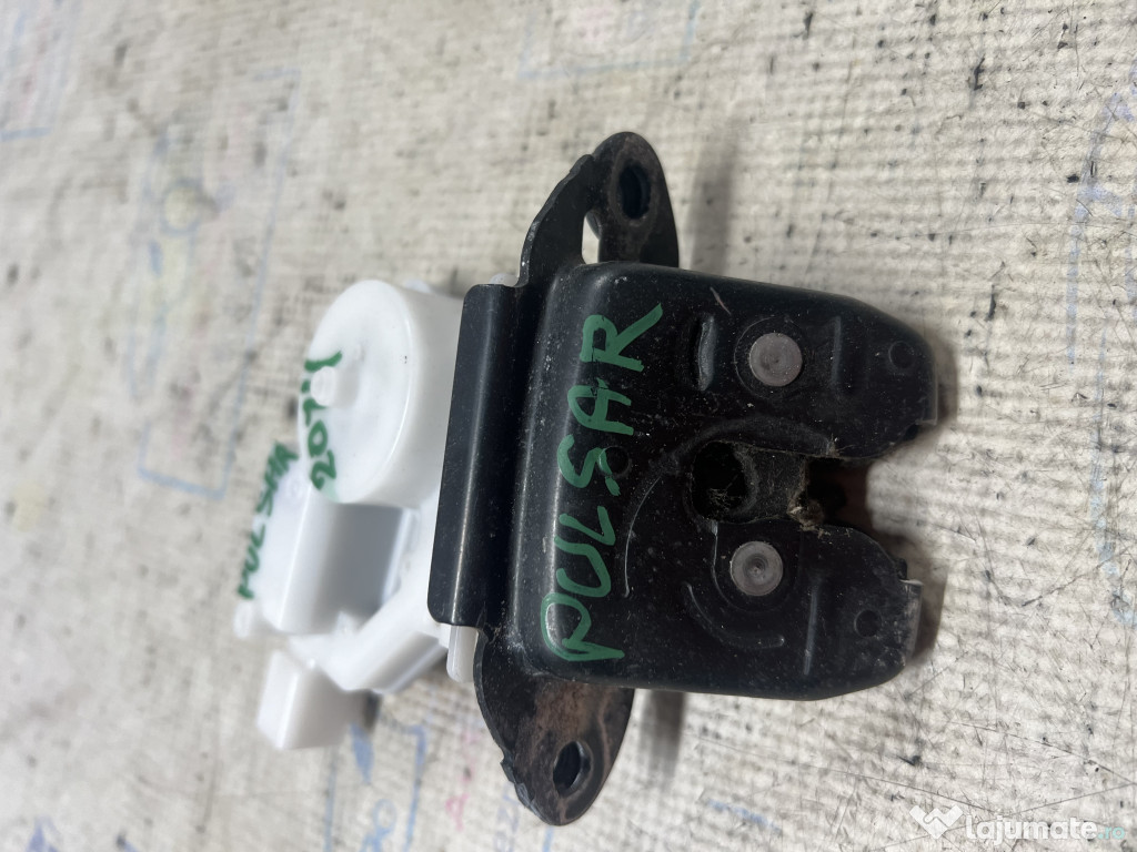 Broasca hayon Nissan Pulsar 2014