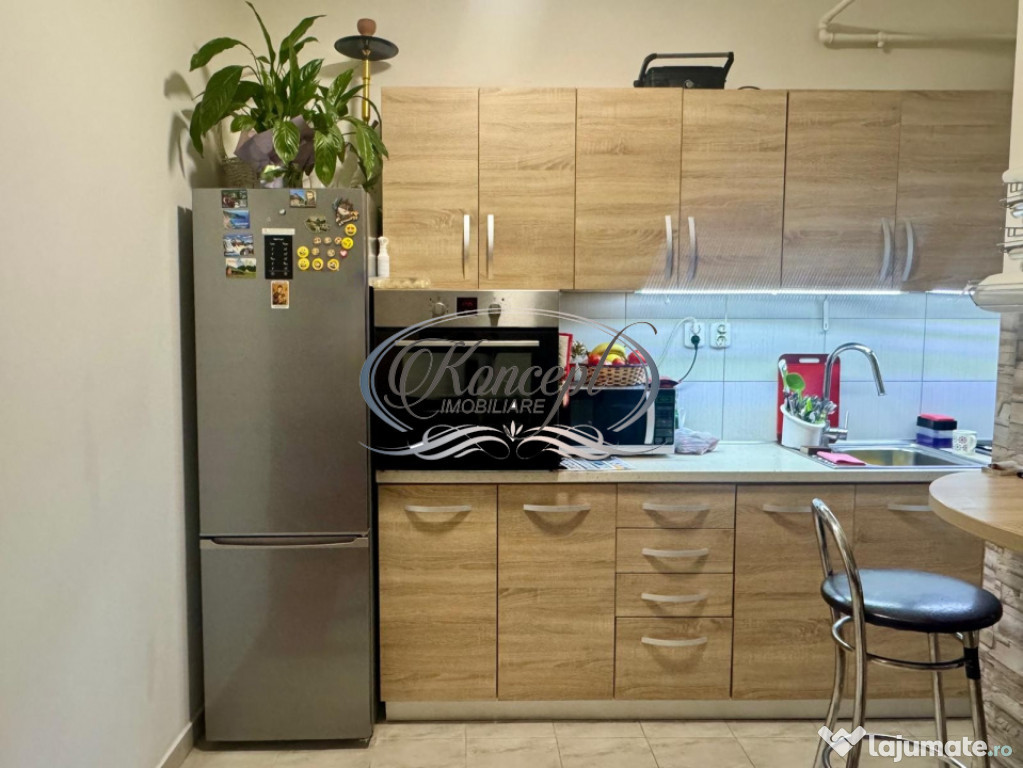 Apartament/birou cu terasa si acces dublu, Ansamblul Iris ??