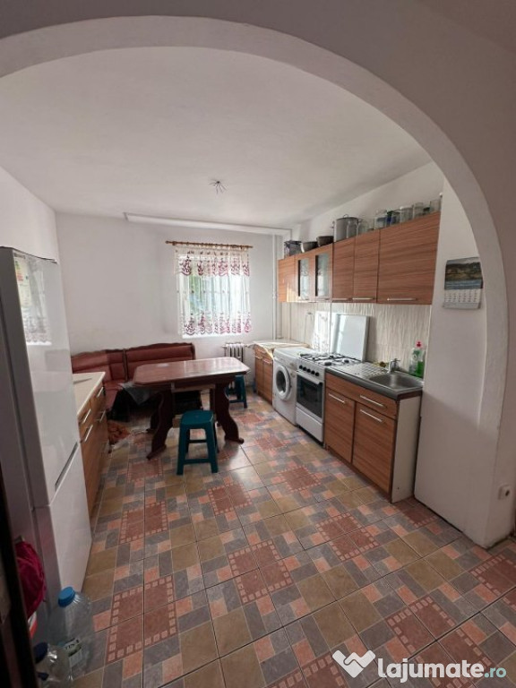 Apartament 2 camere, parter, 52mp, Radauti