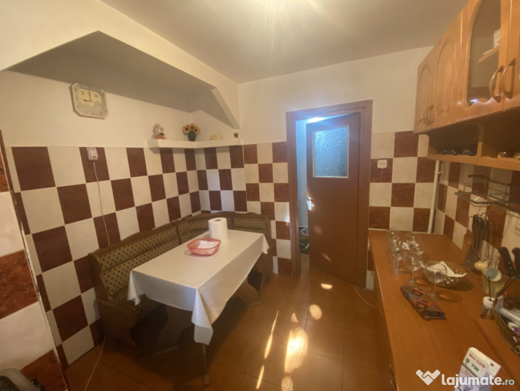 Apartament 2 camere ,52,80mp etaj 1/4 in Brazda langa liceu
