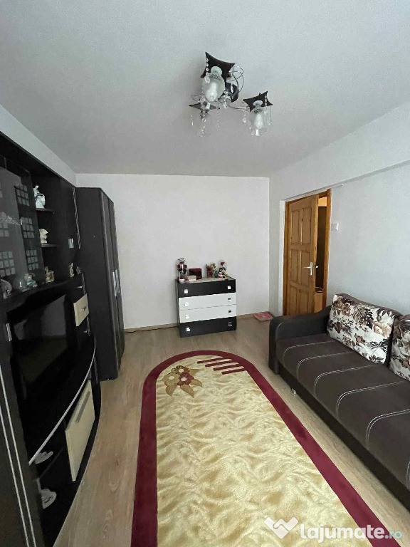 Garsoniera decomandata - zona Racadau