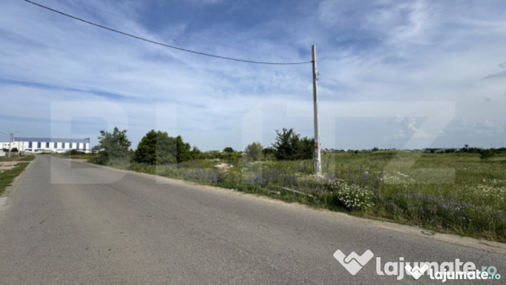 Teren intravilan 3087 mp, toate utilitățile la front, zona