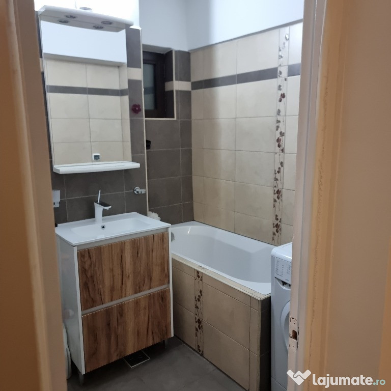 Ofer spre inchiriere garsoniera in Rm.Valcea,ultracentral,44mp