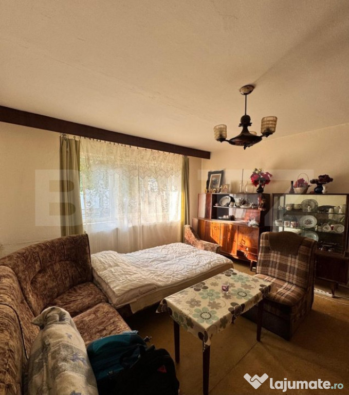 Apartament cu 2 camere, central, parter, 50mp, semidecomanda