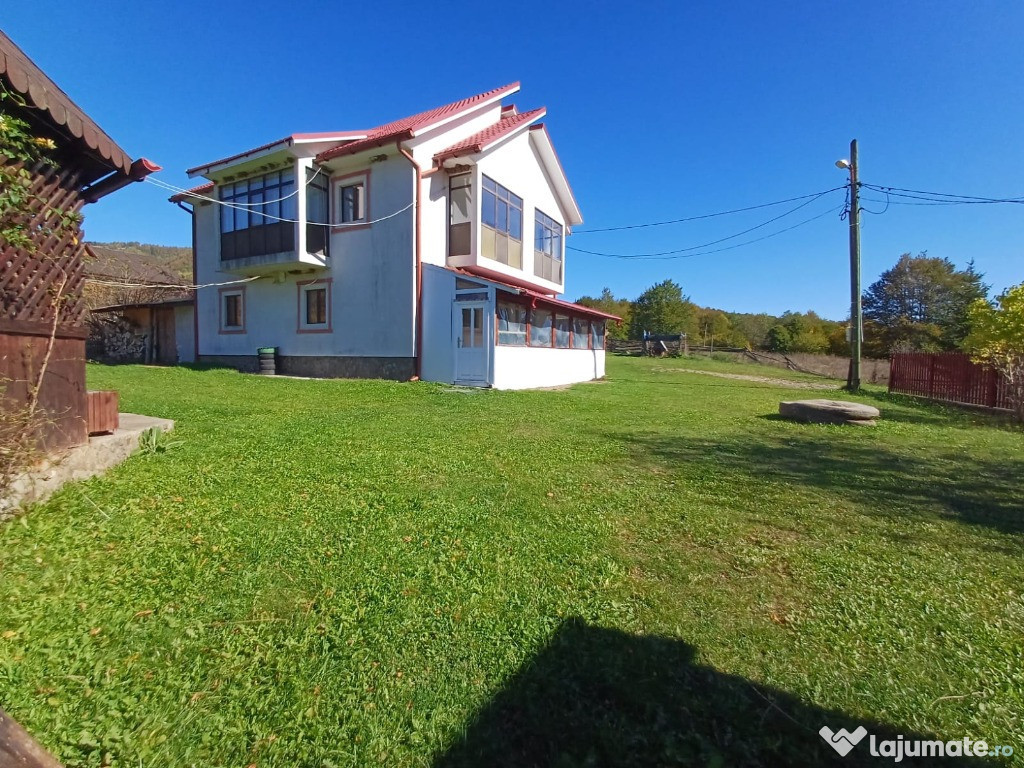 De vanzare casa 6 camere Lepsa Gresu