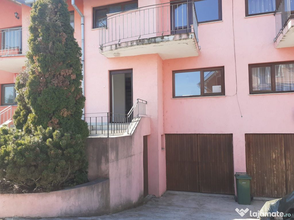 Casa insiruita, 2 dormitoare, garaj, Sanmartin. 120 000 E...
