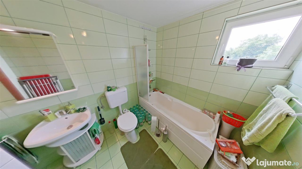 Casa frumoasa cu 4 camere in Gradiste