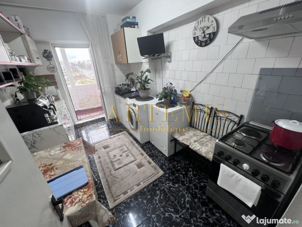 Apartament de 3 camere, decomandat, 67 mp, zona Zorilor.