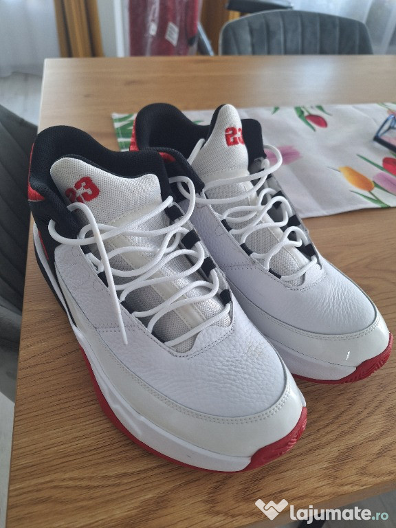 Sneakers Jordan mărimea 44