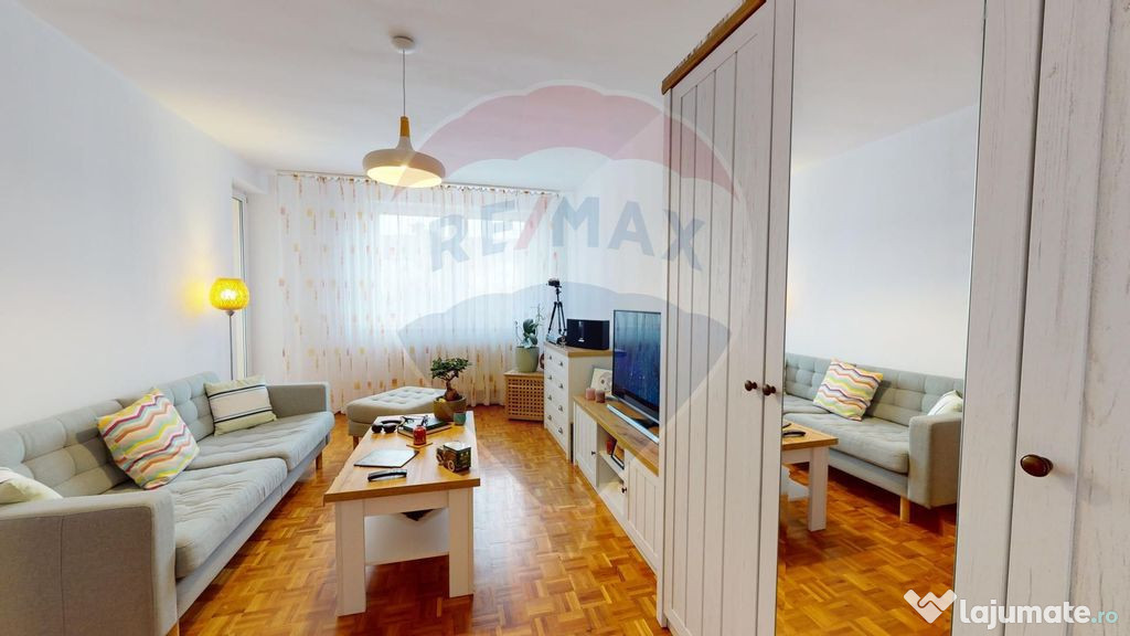 Apart. modern de inchiriat, 3 camere decomandate str Hate...