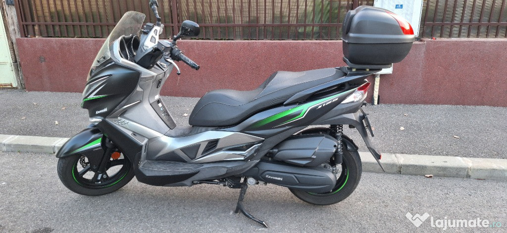 Kawasaki J125 maxiscuter 2017