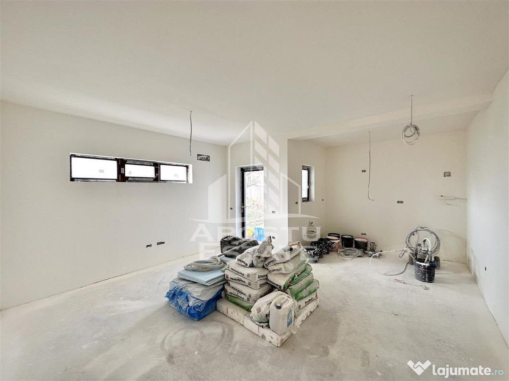 Jumatate de duplex cu 3 camere Sanandrei