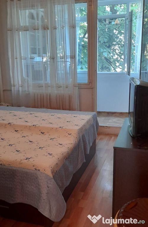 3 camere Berceni etaj 1/4