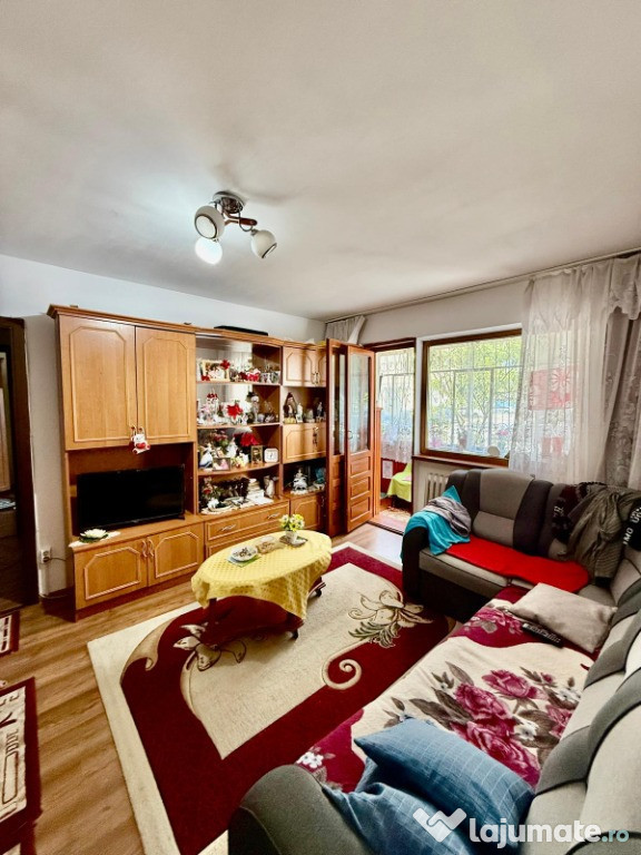 Apartament 2 camere, zona Gojdu
