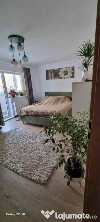 Apartament 3 camere, decomandat - zona Tractorul