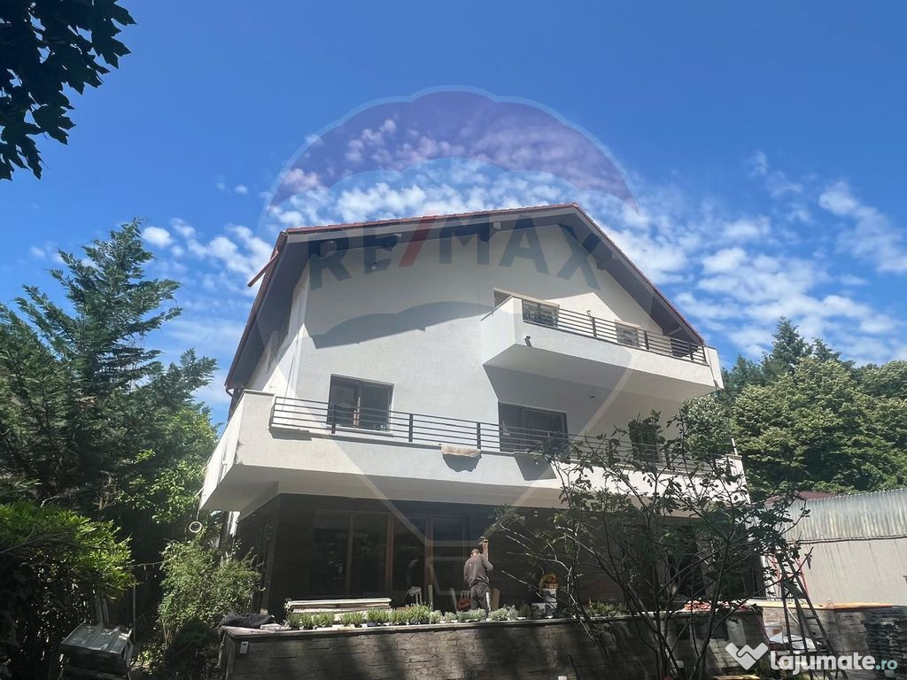 Casă / Vilă cu 7 camere de vânzare în zona Baneasa