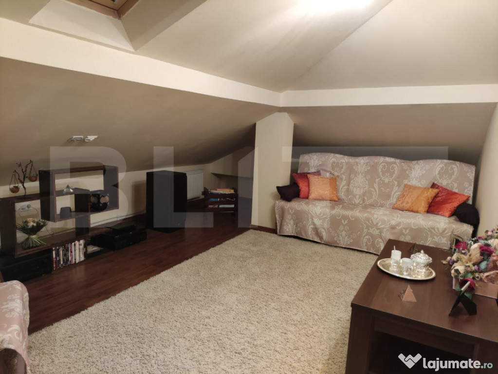 Apartament de vânzare, 3 camere, 80 mp, decomandat, zona Za