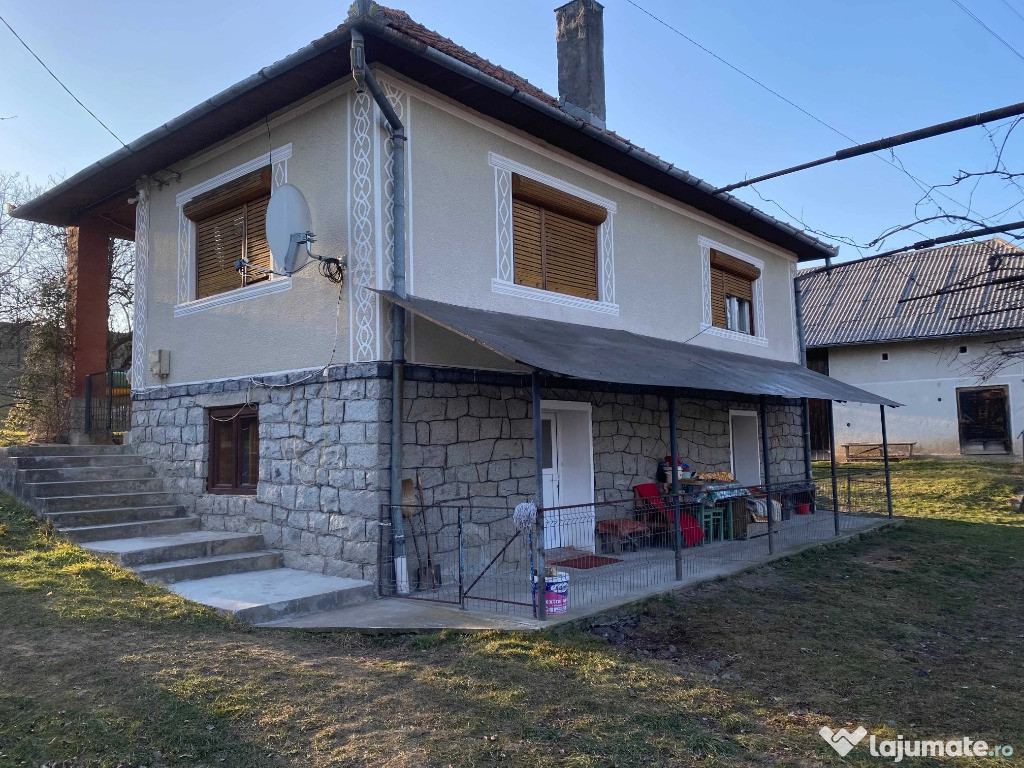 Vand casa si livada in Comuna Ciucea, judetul CLUJ