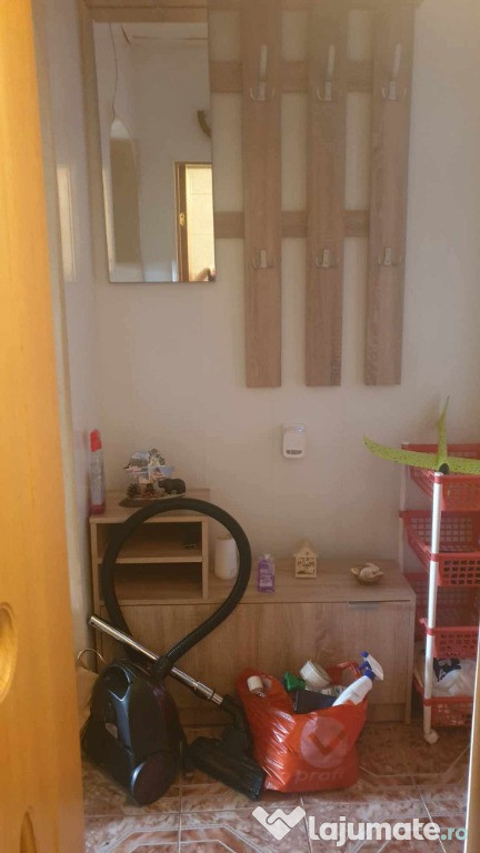Garsoniera de vânzare