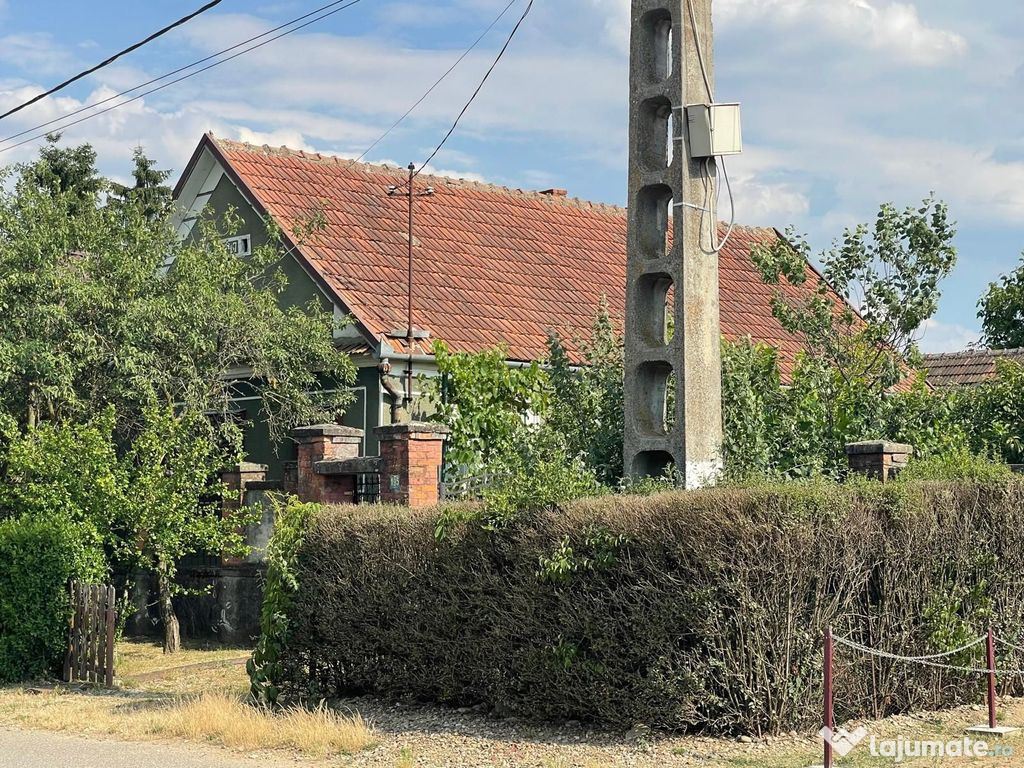 Vindem casă tradițională in sat Sabolciu,central, 4500...