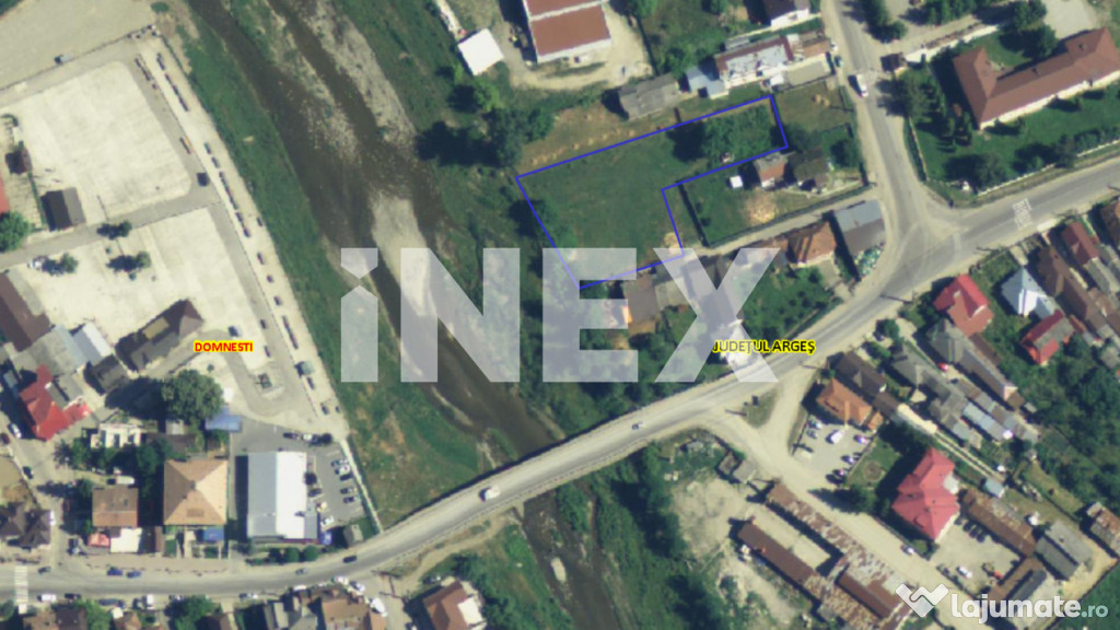 Teren intravilan Domnești, Central lângă Liceu, pe malul