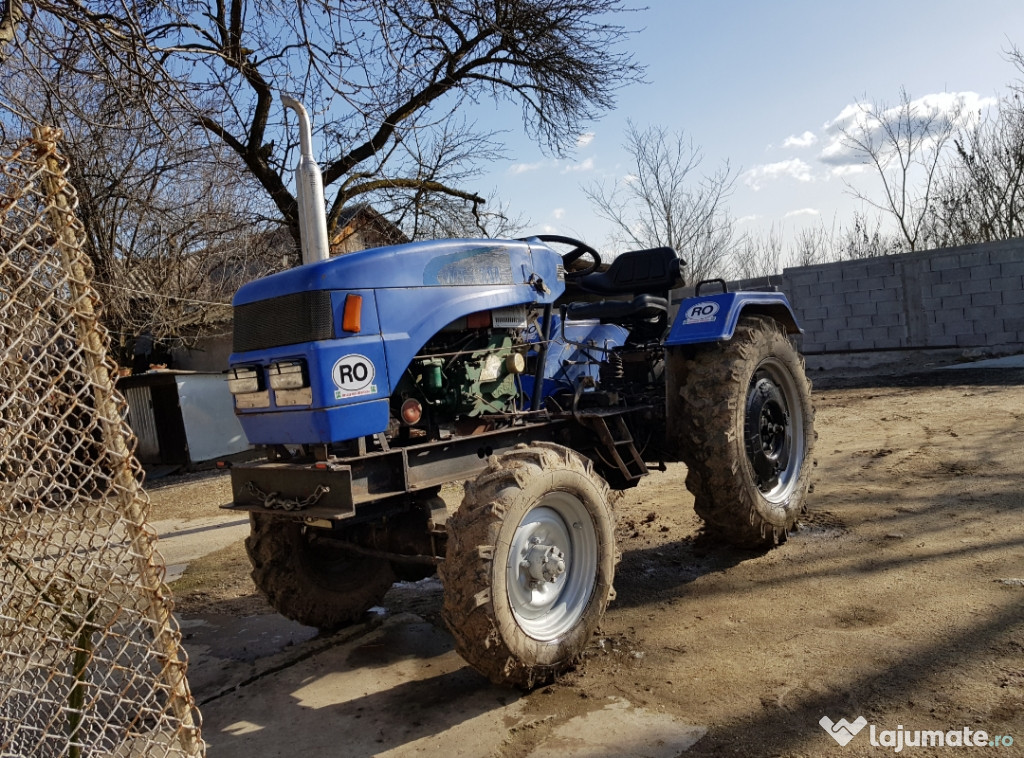 Tractor WT-284 / 28cp / 4x4 / remorca / plug