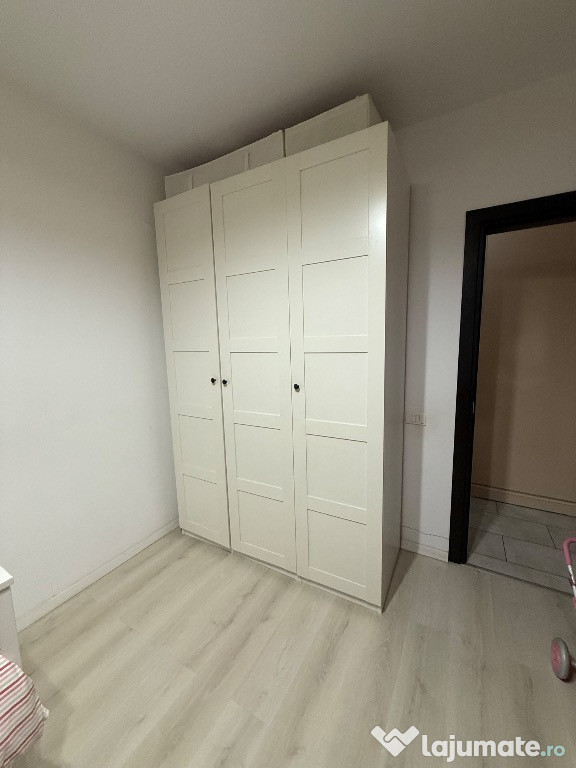 Dulap alb /dimensiune 150x60x236 cm