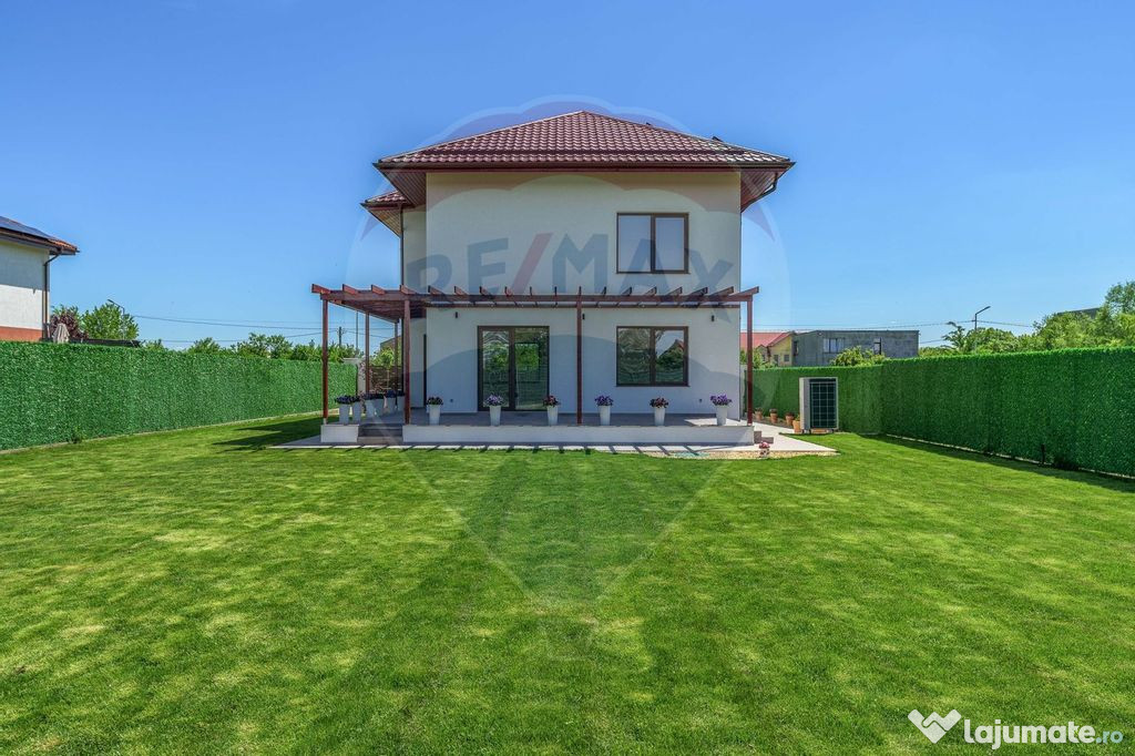 Vilă frumoasa cu 5 camere, 700 mp currte si pompa de cal...
