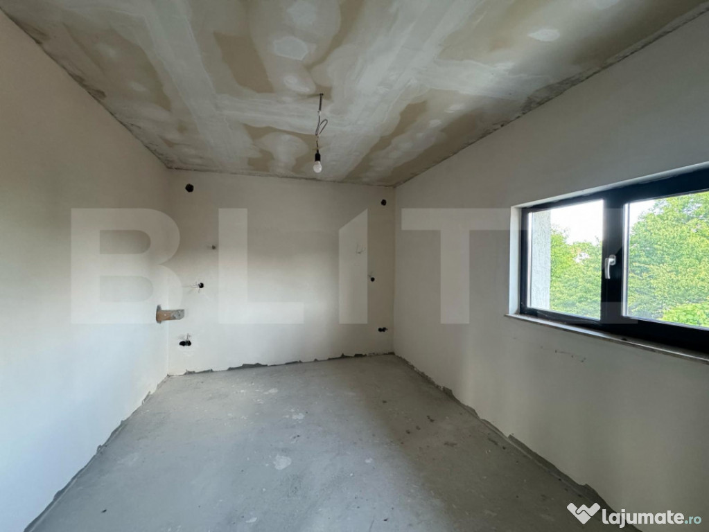 Jumatate de duplex cu 4 camere, 130 mp, in Deva