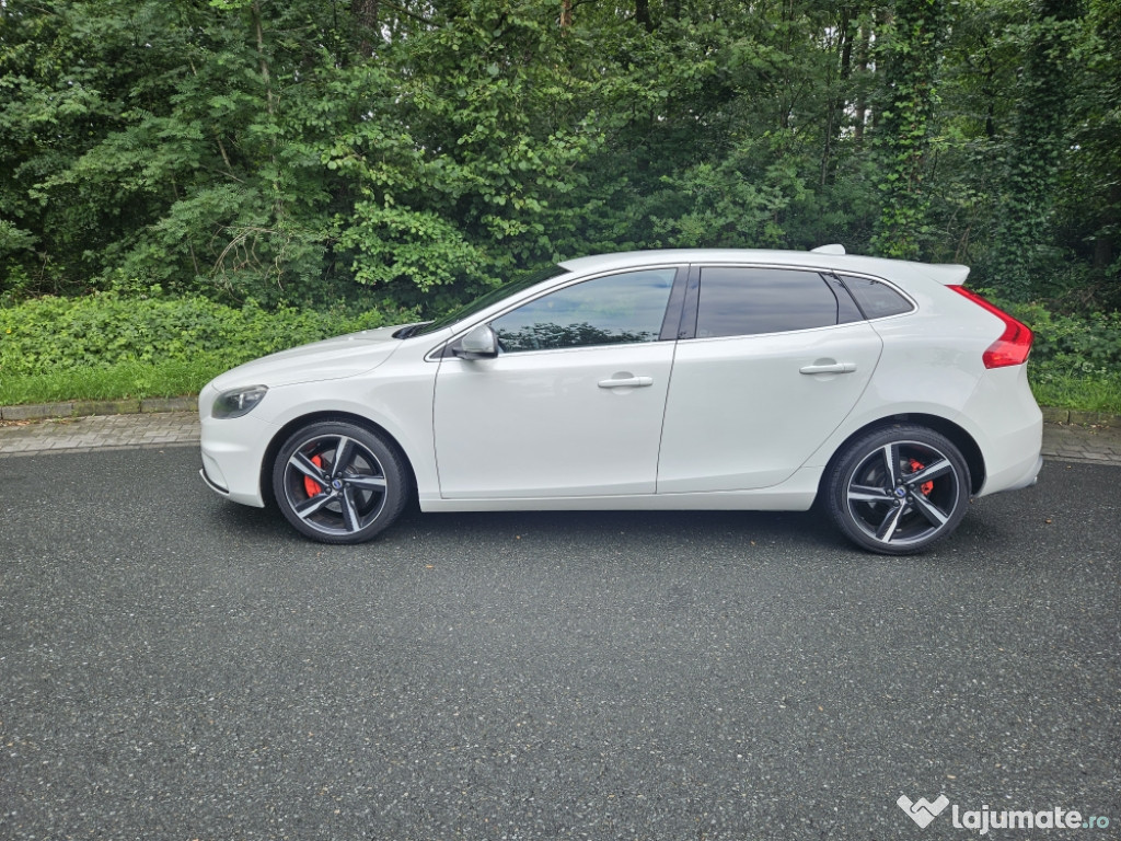 Vând Volvo v40 d3