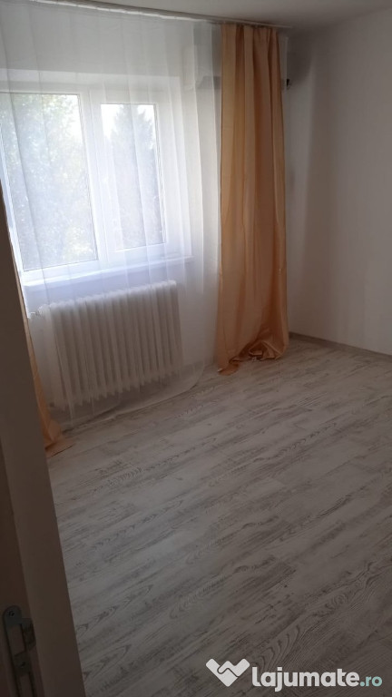Ap 2 cam, Piata Reșița
