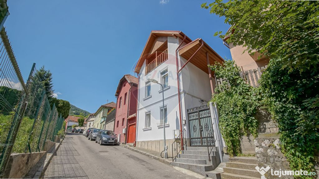 Casă falnică cu suflet, lumină și panoramă în inima...