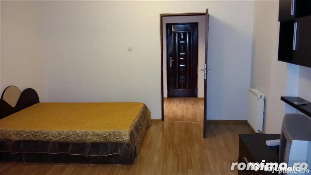 1 camera in zona Aradului