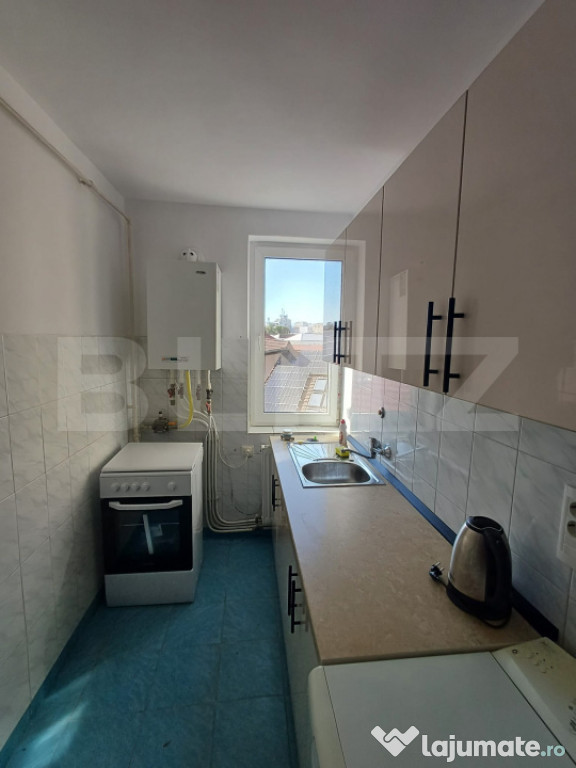 Apartament de inchiriat, cu 2 camere, 50 mp, zona Aleea Smar