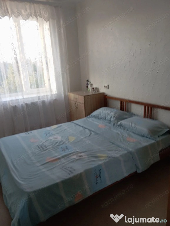 2 camere in zona Complexului Studentesc