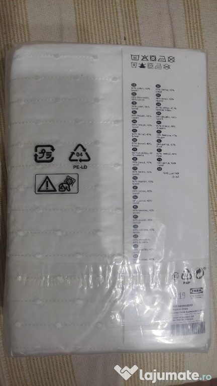 Cearceaf 200x200cm cu 2 fete de perna 50x60cm
