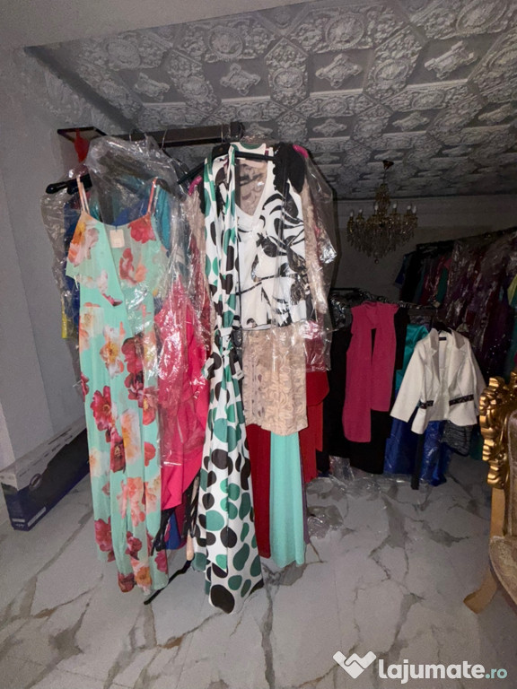 Vand rochie 100lei 150lei rochia