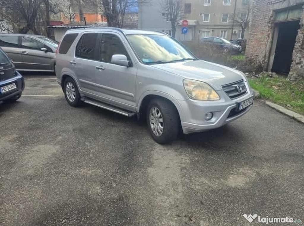Vând sau schimb cu rulota cu acte