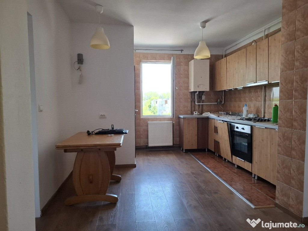 Apartament 3 camere, et. 4/4, Unirii