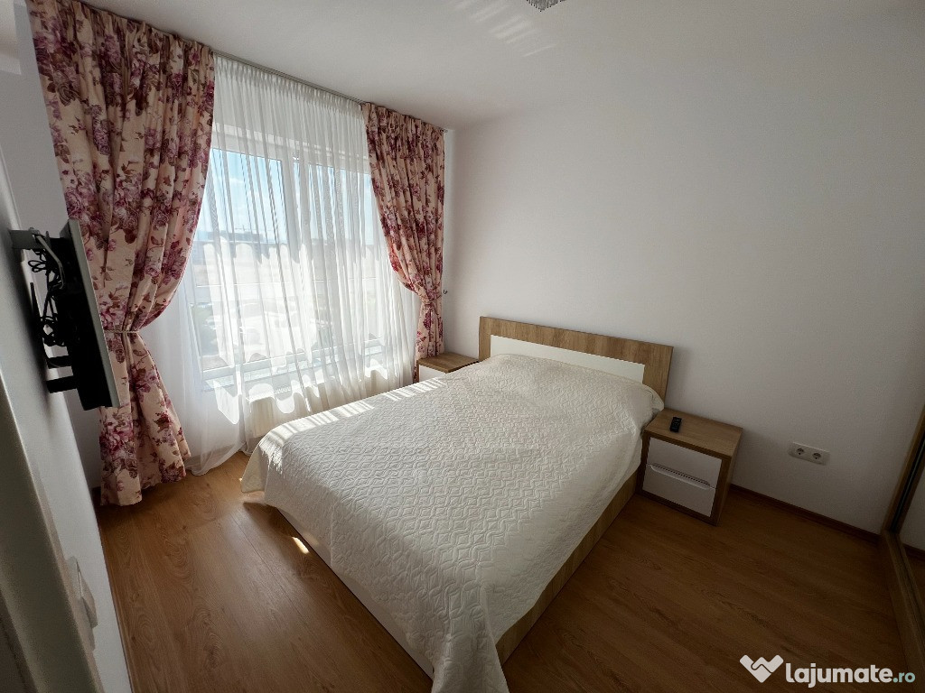 INCHIRIEZ apartament 3 camere,recent renoavt, zona Mihai Viteazul
