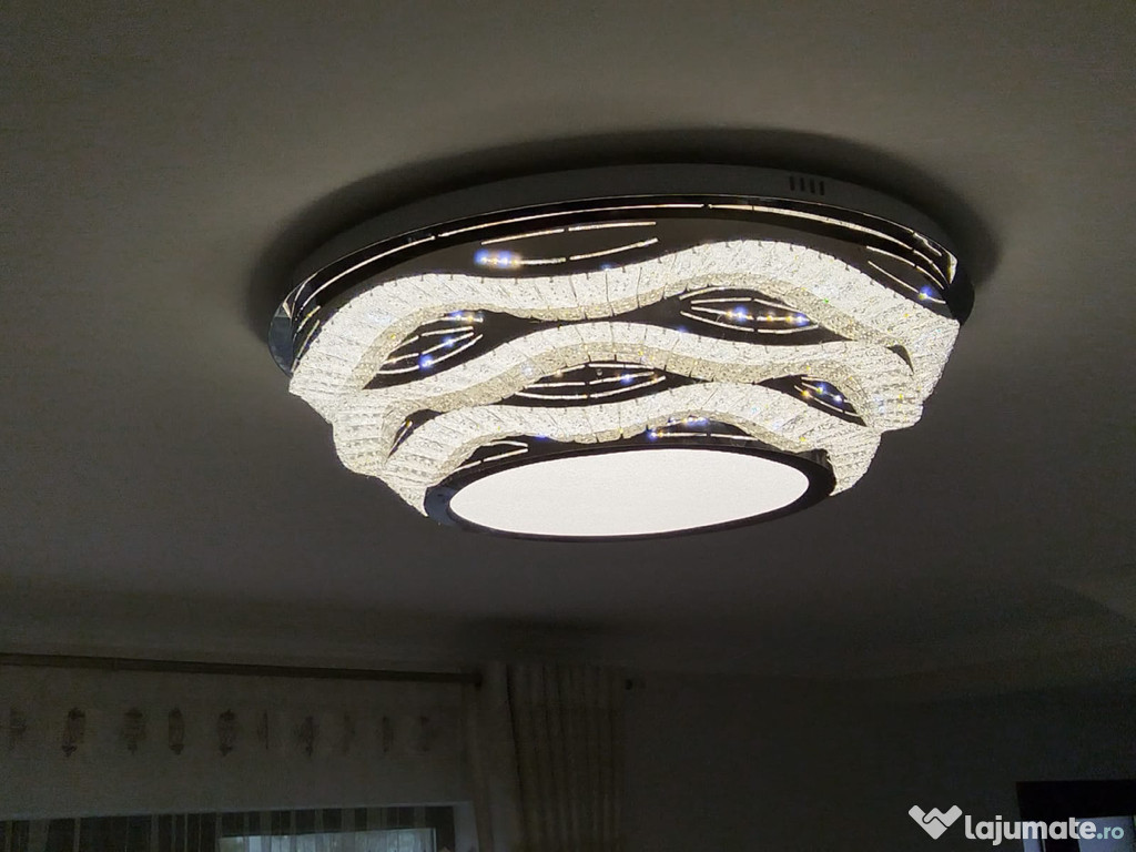 Lustră de cristal
