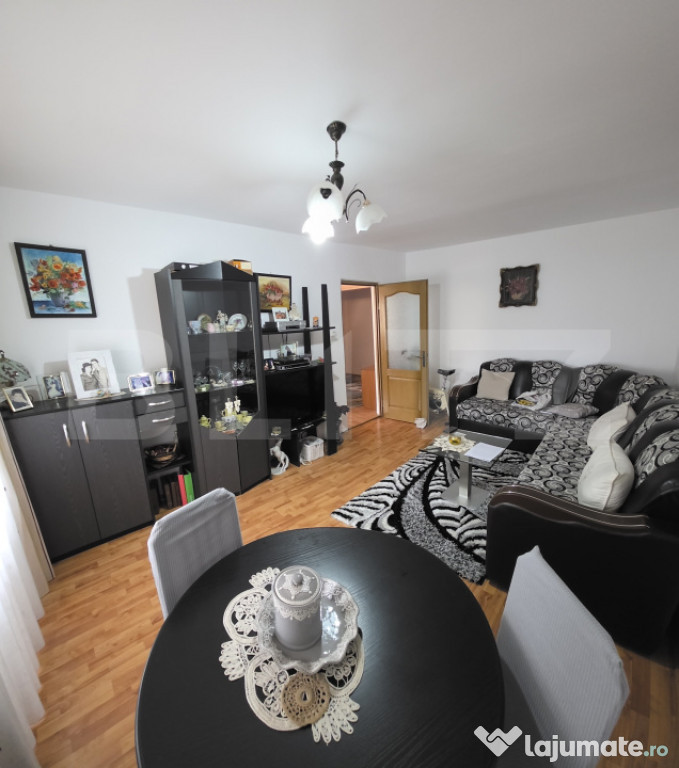 Apartament spațios cu 4 camere - la Han