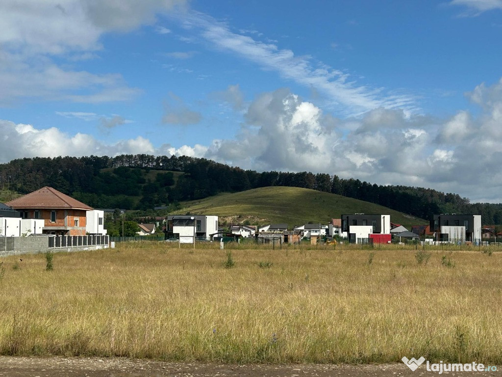 Teren Sanpetru - poalele Lempesului, locatie ideala pentru casa!